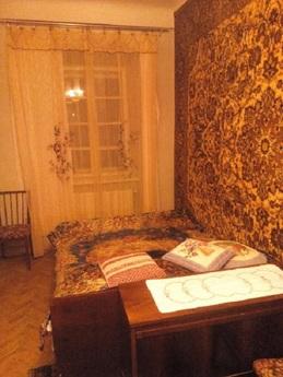 Без передоплати. Двокімнатна квартира знаходяться в самому ц