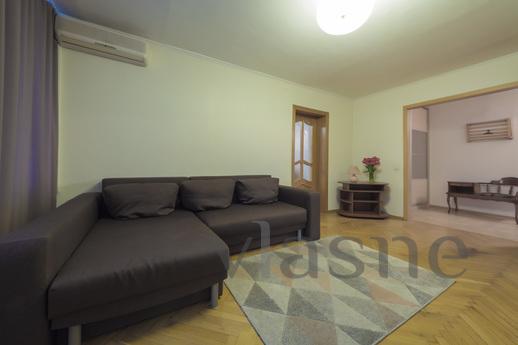 2 bedroom apartment for rent, Kyiv - apartment by the day