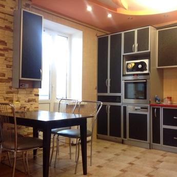 2 bedroom apartment in the center, Mirgorod - apartment by the day