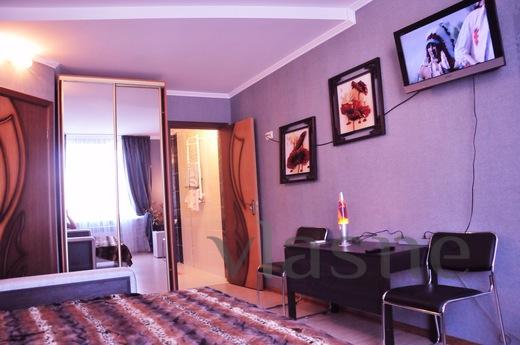 Comfortable rooms with kitchen. It is located on 7st. Big Fountain, 10 minutes walk from Arc