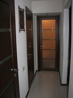 Rent three-room euro, Dnipro (Dnipropetrovsk) - apartment by the day