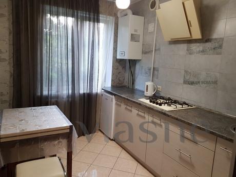 Comfortable 2-bedroom, Kropyvnytskyi (Kirovohrad) - apartment by the day