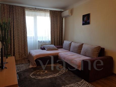 Room apartment in the center, Kropyvnytskyi (Kirovohrad) - apartment by the day