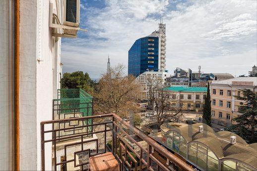 Daily Apartments "VENERA" 5-4, Yalta - apartment by the day