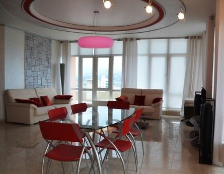 Daily LCD "Profesional" 7/2, Yalta - apartment by the day
