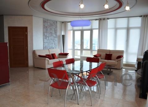 Daily LCD "Profesional" 7/2, Yalta - apartment by the day