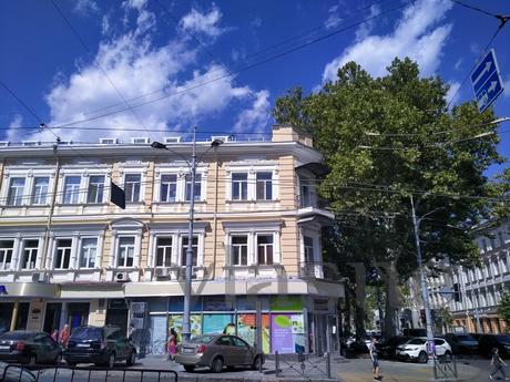 Квартира недорого в Одессе. Оперный, Одесса - квартира посуточно