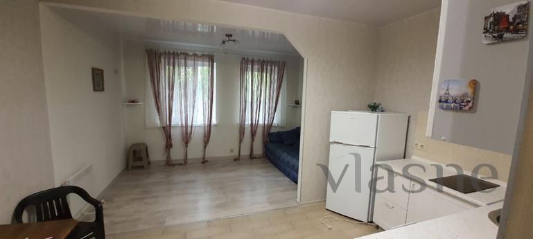 The new house is located a 15-minute walk from 16 Fontana. T