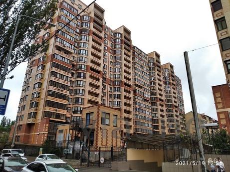 1st on Army, Odessa - apartment by the day