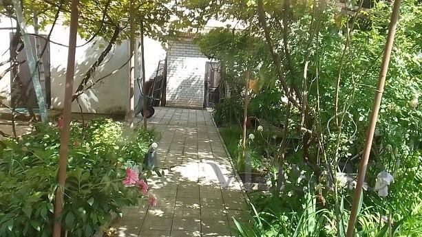 Здам перший поверх 2ет будинку біля моря Здам перший поверх 2ет будинку біля моря, Одесса - квартира посуточно