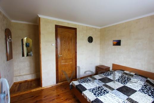 ZANDER. COZY HOUSE FOR TWO PERSONS, Sudak - apartment by the day