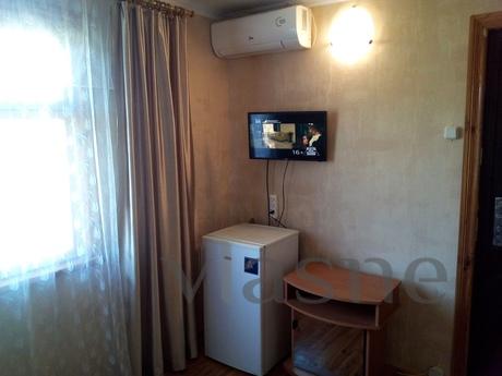 ZANDER. COZY HOUSE FOR TWO PERSONS, Sudak - apartment by the day