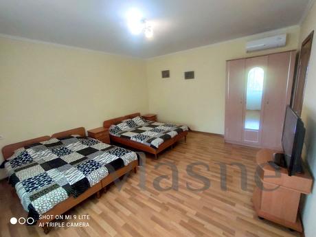 ZANDER. GUEST HOUSE 'COOL', Sudak - apartment by the day