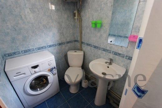 СУДАК. ДВУХКОМНАТНЫЙ ДОМ 8 МИНУТ ДО МОРЯ, Судак - квартира посуточно