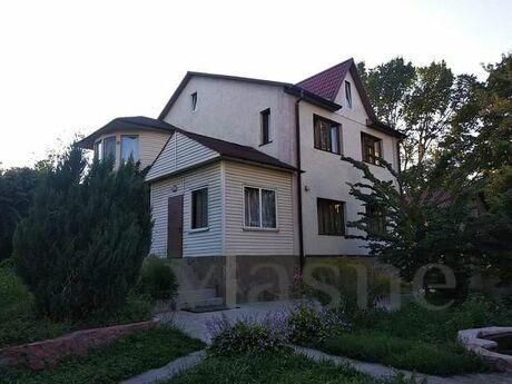 In the private area is a cozy house, 120/89/25, living room 
