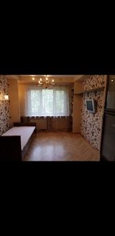3 com. daily metro "Akademgorodok&q, Kyiv - apartment by the day