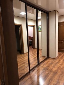 Апартаменты авторские 3 ком в центре, Днепр (Днепропетровск) - квартира посуточно