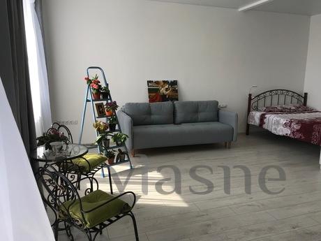 Cozy studio overlooking the city, Odessa - apartment by the day