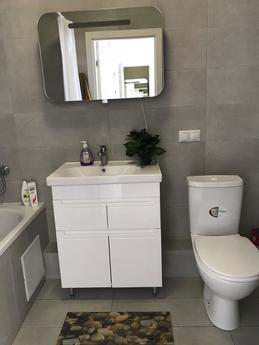 Cozy studio overlooking the city, Odessa - apartment by the day