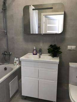 Cozy studio overlooking the city, Odessa - apartment by the day
