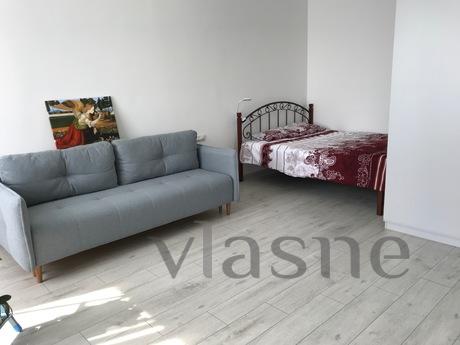 Cozy studio overlooking the city, Odessa - apartment by the day