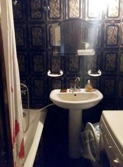 Large apartment in a good area of Odessa, Odessa - apartment by the day