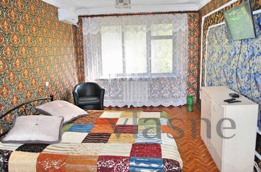 Large apartment in a good area of Odessa, Odessa - apartment by the day
