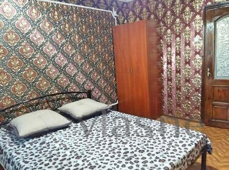 Large apartment in a good area of Odessa, Odessa - apartment by the day