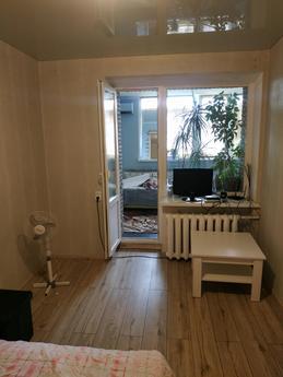 Сдам 2 комнатную 43м2, Черноморск (Ильичевск) - квартира посуточно