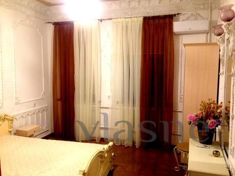 st. Transfiguration / B.Arnautskaya, Odessa - apartment by the day