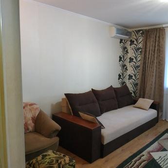 3 bedroom apartment in a residential are, Chernomorsk (Illichivsk) - apartment by the day