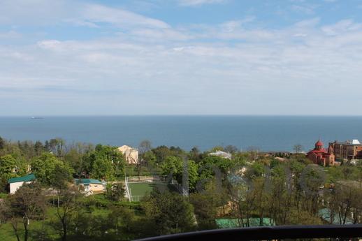 Apartment with a magnificent view of the sea in the heart of