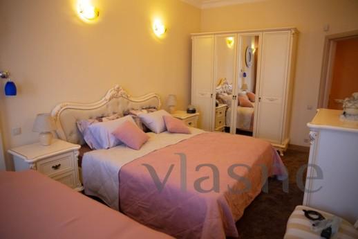 Center 5-room daily rental, Kyiv - apartment by the day