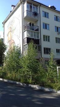 Сдам посуточно чистую,укомплектованную квартиру.Для гостей п