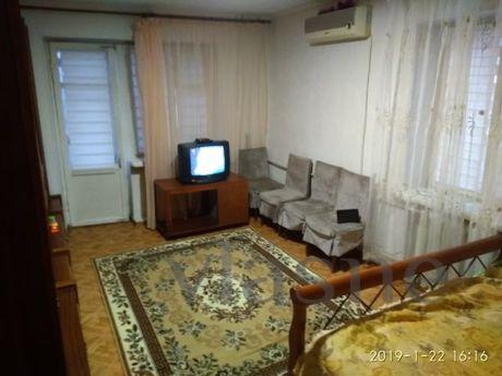 Сдам посуточно однокомнатную квартиру в центре. Ориентир каф