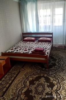 Сдам посуточно двухкомнатную квартиру в районе ж/ д, в 5-тм 