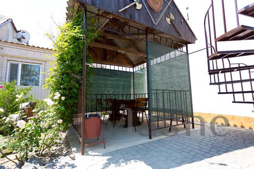 Rest house 'Kolobok', Henichesk - apartment by the day