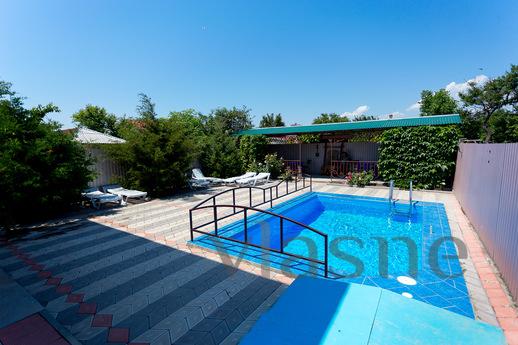 Rest house 'Kolobok', Henichesk - apartment by the day