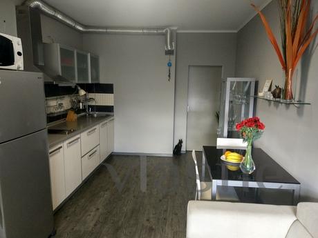 Spacious apartment 54 sq. On Dragovanov, Kyiv - apartment by the day