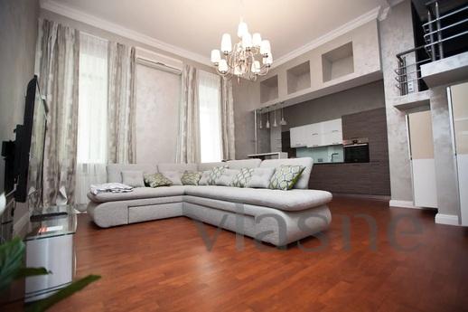 Расположение: Площадь Льва Толстого.1 мин ходьбы от метро..Р