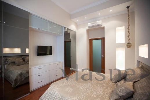 Двухуровневые апартаменты на пл.Льва Тол, Киев - квартира посуточно