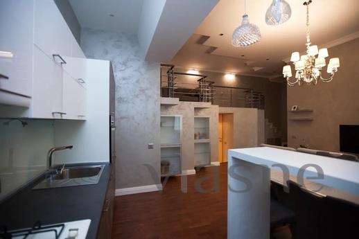 Двухуровневые апартаменты на пл.Льва Тол, Киев - квартира посуточно