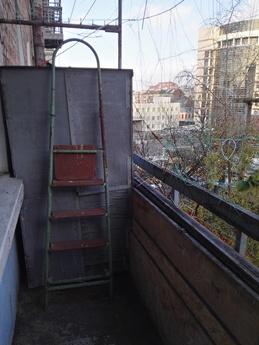 Rent 3 room apartment in the center, Dnipro (Dnipropetrovsk) - apartment by the day