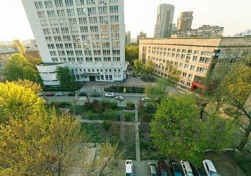 Cozy studio on the Pechersk metro statio, Kyiv - apartment by the day