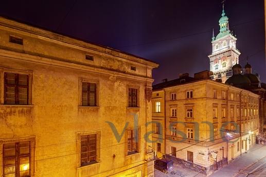 Двухкомнатная квартира на пл. Рынок!!!, Львов - квартира посуточно