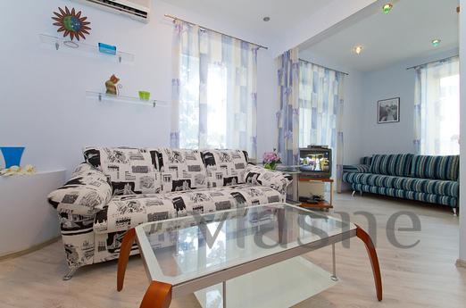 3 min. Independence Square, Khreschatyk, Kyiv - apartment by the day