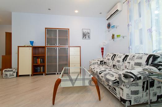 3 min. Independence Square, Khreschatyk, Kyiv - apartment by the day