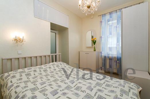 3 min. Independence Square, Khreschatyk, Kyiv - apartment by the day