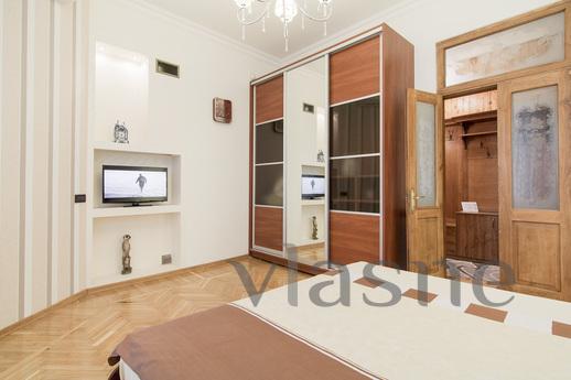 The historical center of Odessa - VIP le, Odessa - apartment by the day