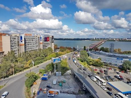 Family Apartment in Bridge City, 2 Bedro, Dnipro (Dnipropetrovsk) - apartment by the day